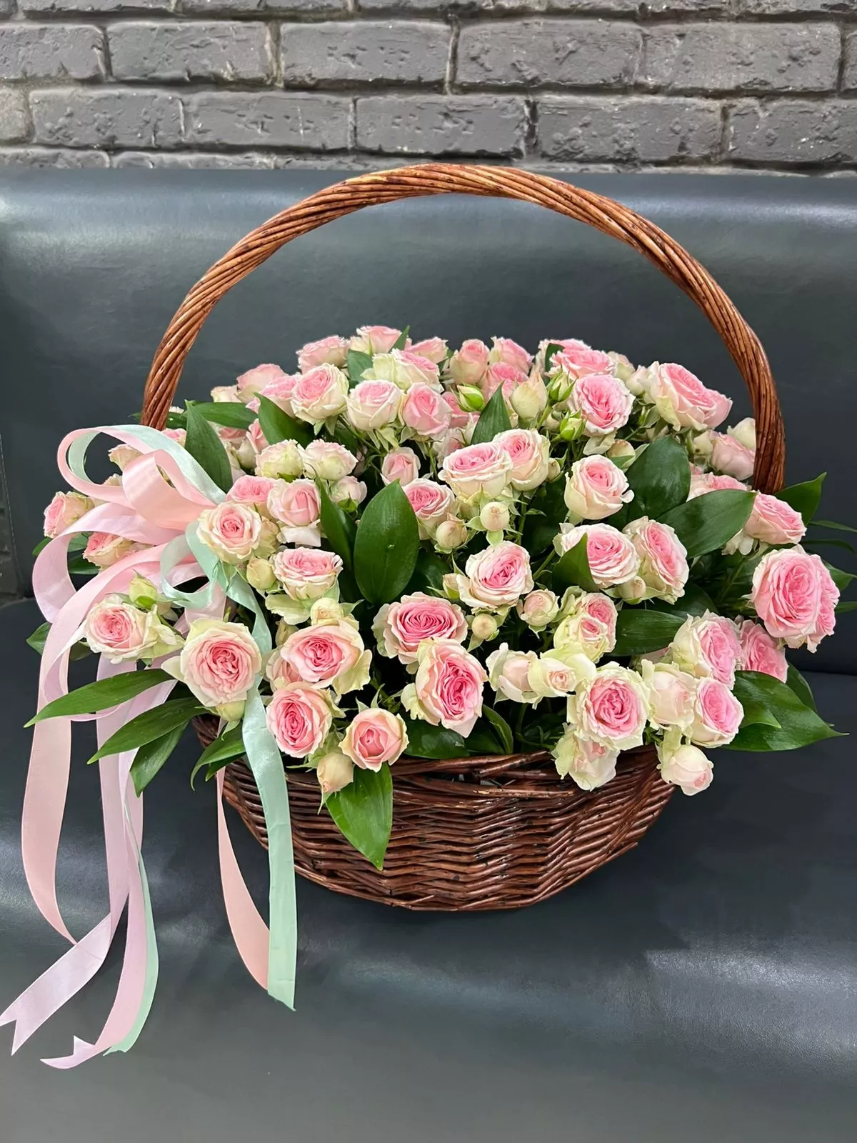 Корзина кустоых роз